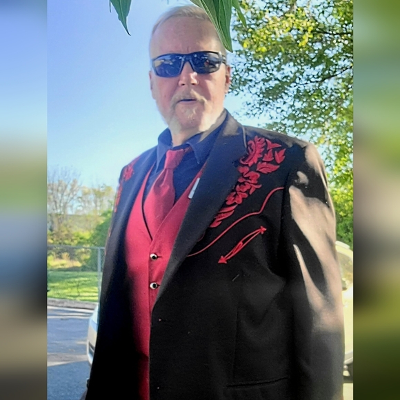 Meet your Posher, Hooter - Picture 15 of 16